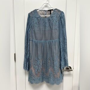 BCBG MAXAZRIA Luann Floral Blue Lace Dress Medium